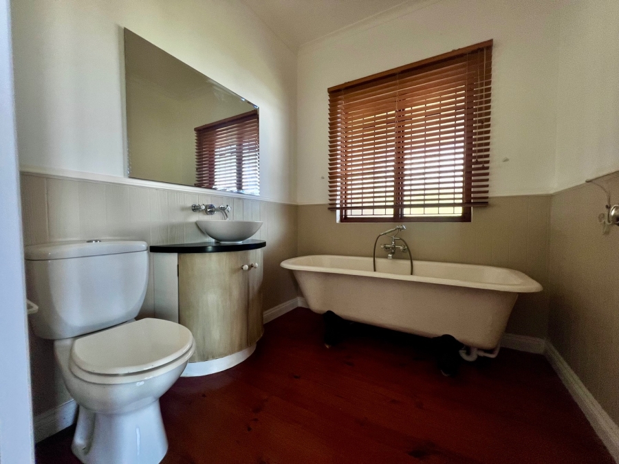 4 Bedroom Property for Sale in Herolds Bay Western Cape